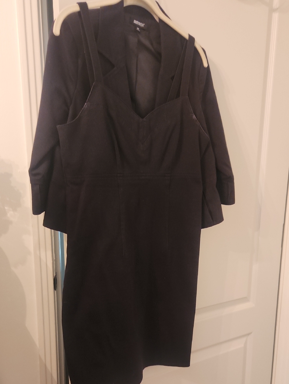 Cute Linen Like Black Suit 8p